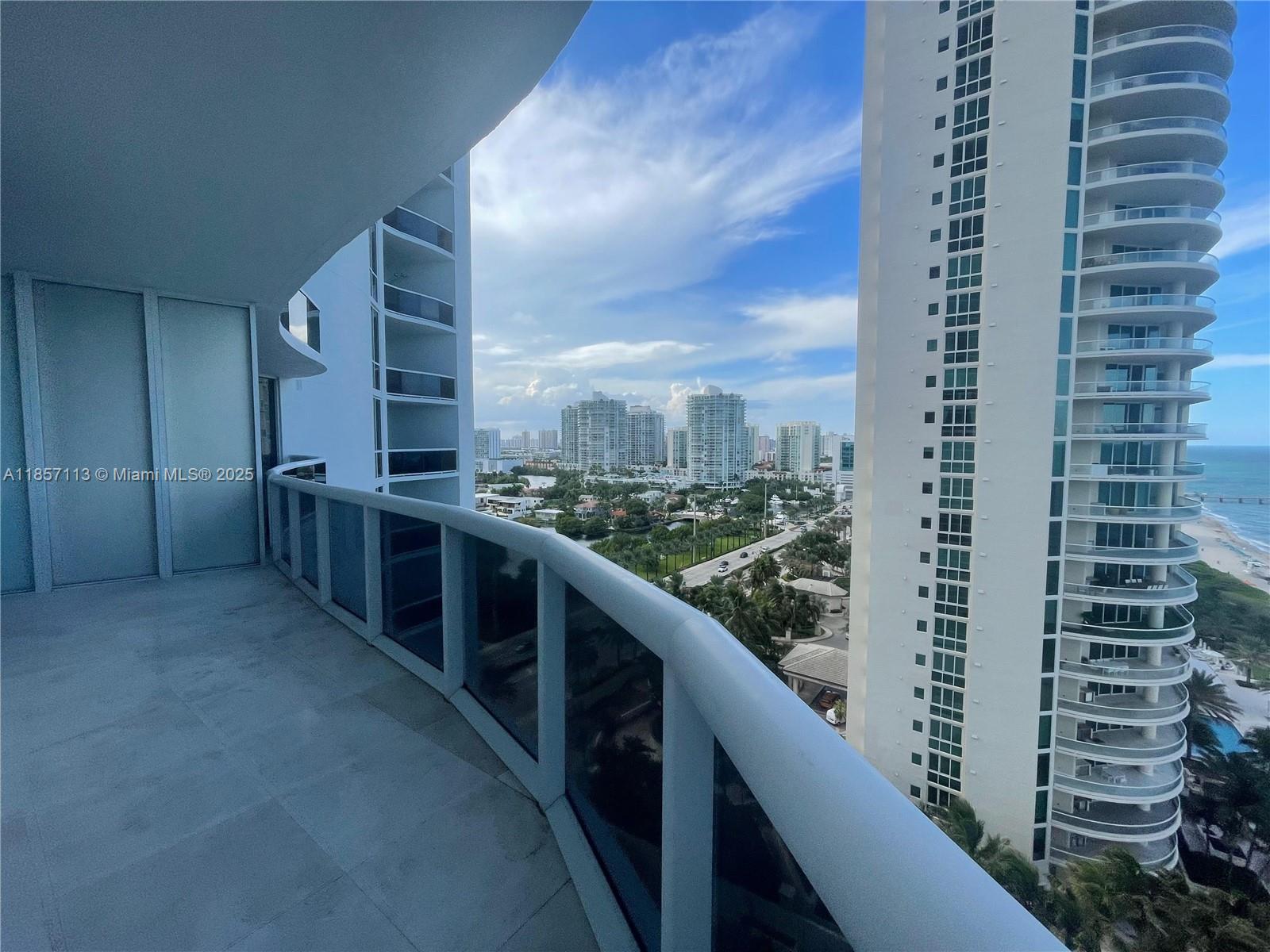 See details 1402 3 / 4 1979 sq. ft. $ 2025-08-12 0 Photo