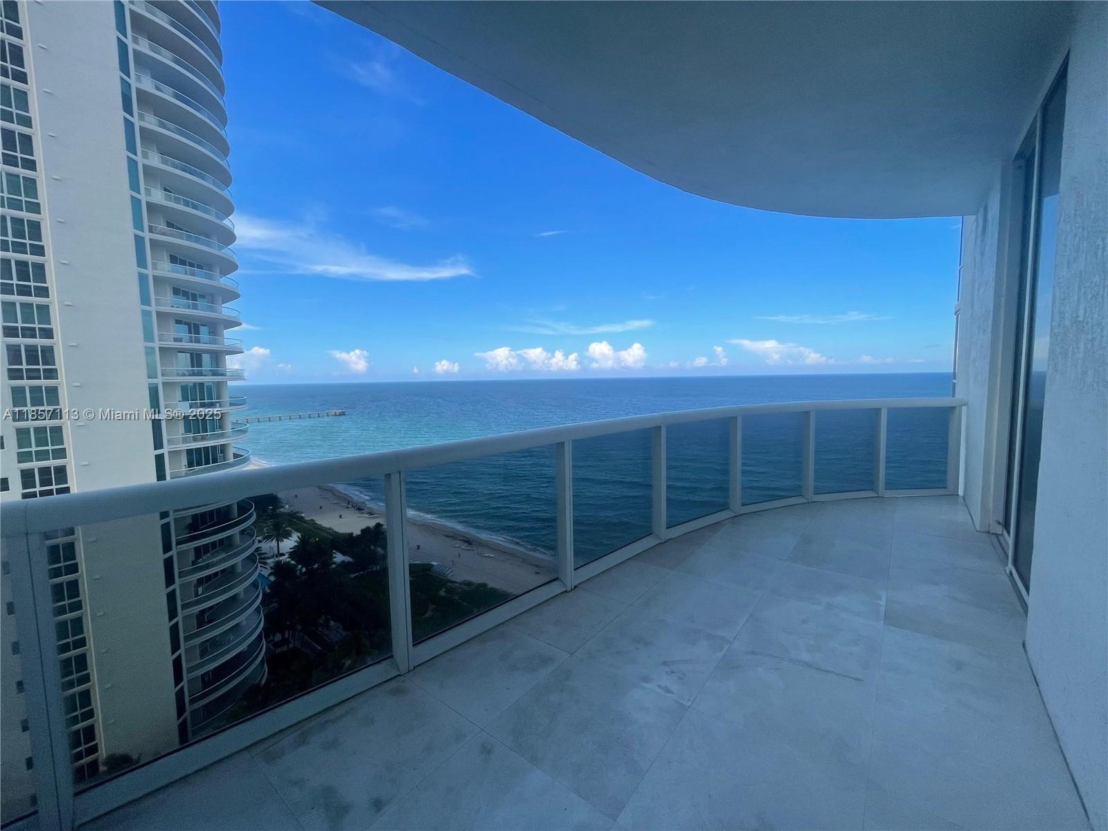 See details 1402 3 / 4 1979 sq. ft. $ 2025-08-12 0 Photo