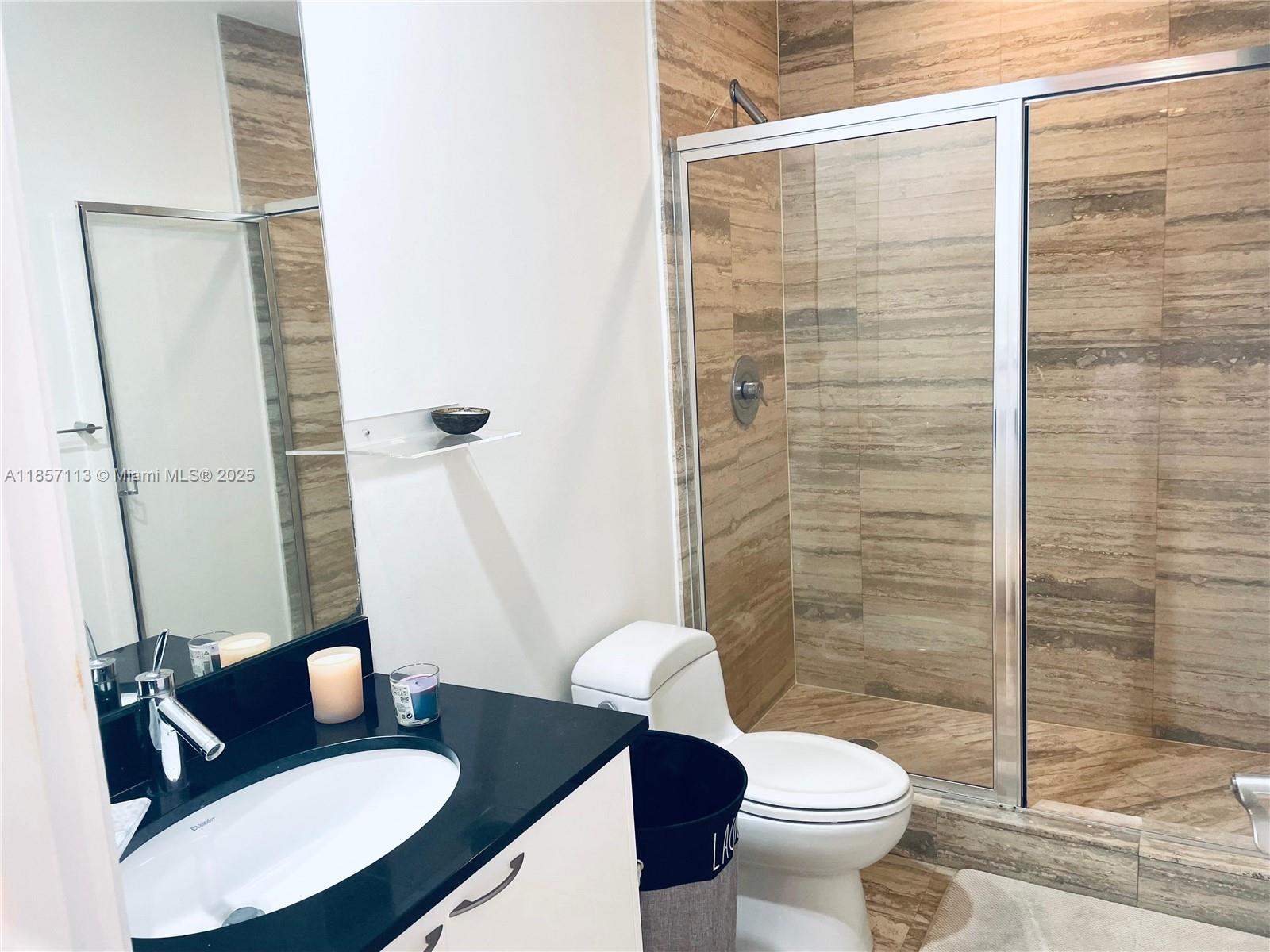 See details 1402 3 / 4 1979 sq. ft. $ 2025-08-12 0 Photo