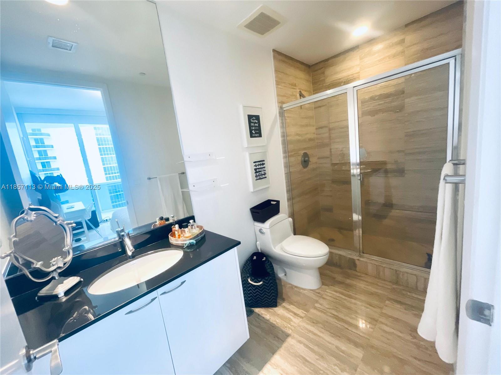 See details 1402 3 / 4 1979 sq. ft. $ 2025-08-12 0 Photo