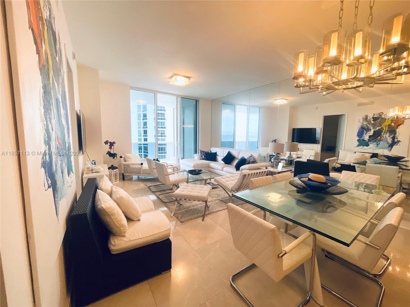 See details 1402 3 / 4 1979 sq. ft. $ 2025-08-12 0 Photo