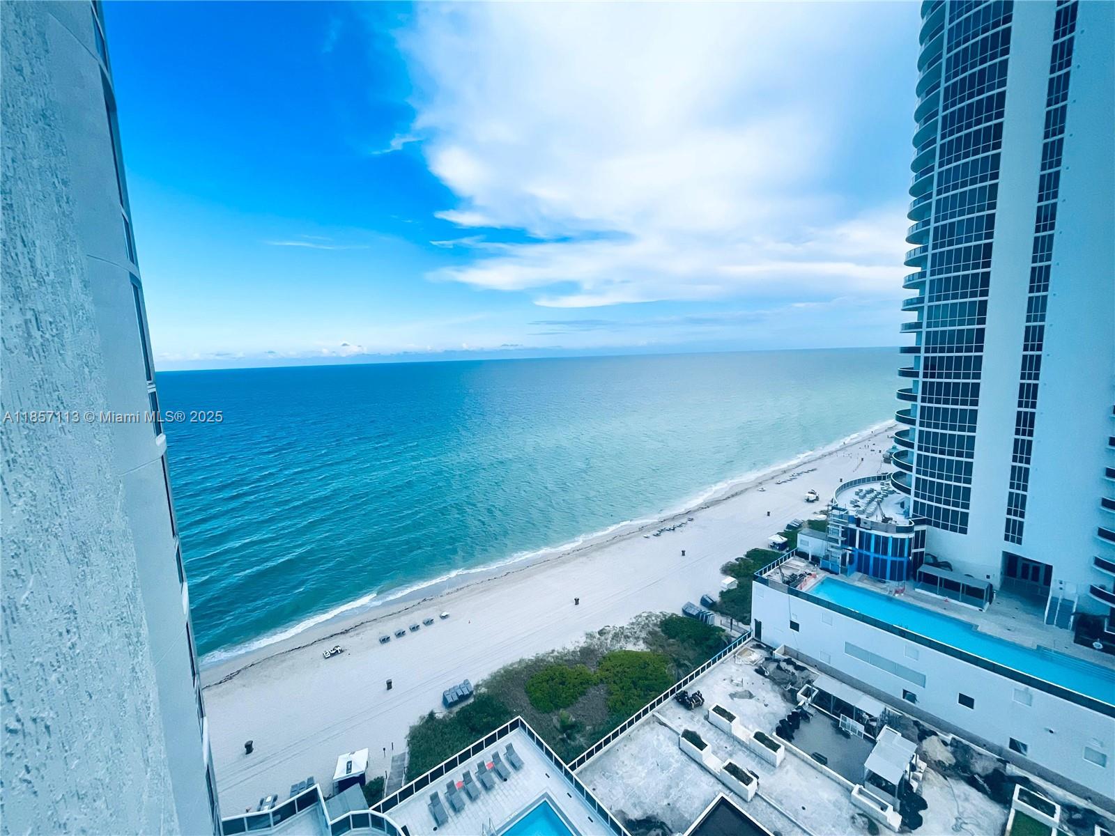 See details 1402 3 / 4 1979 sq. ft. $ 2025-08-12 0 Photo