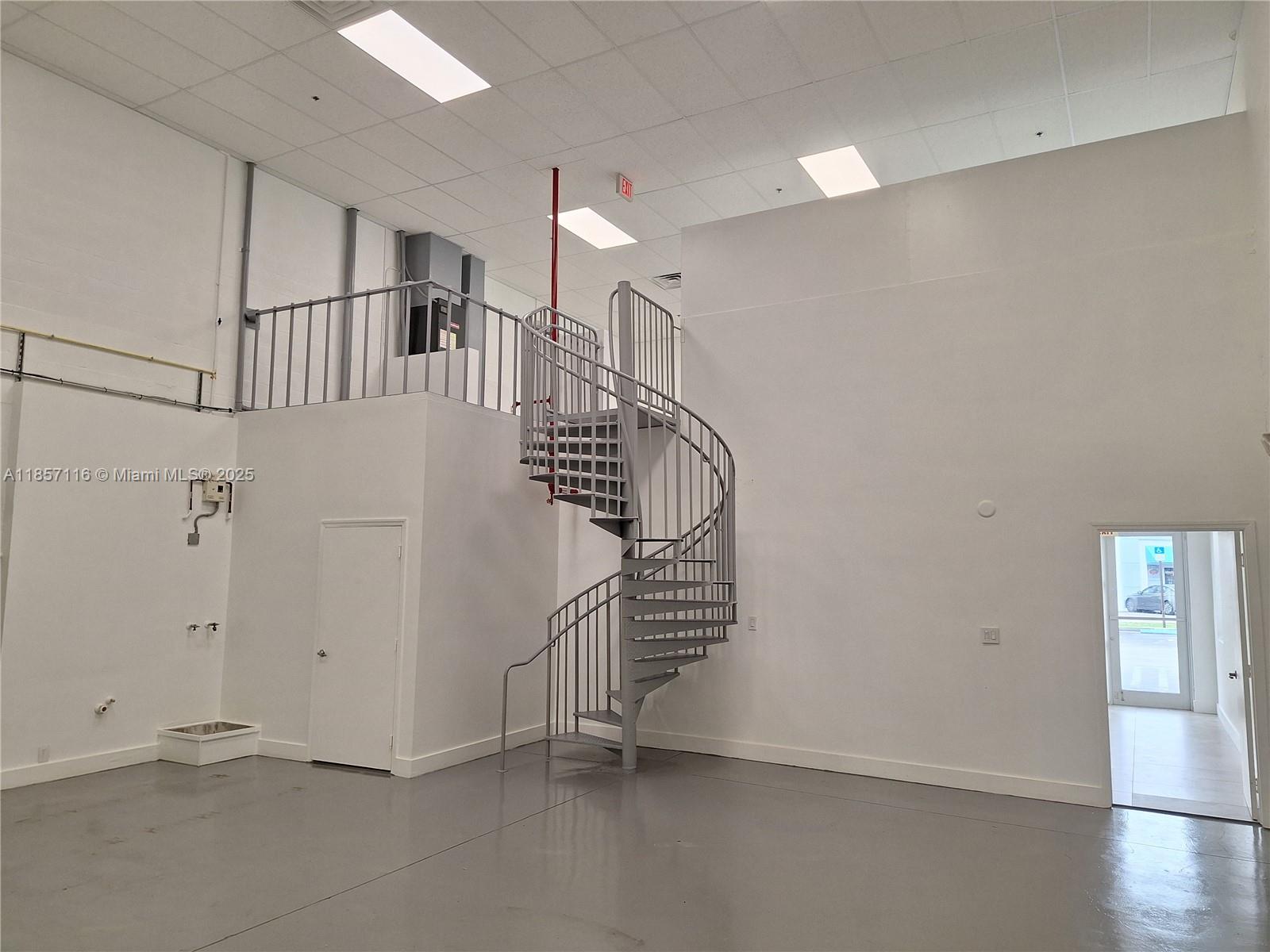 Ver detalles B-7 / sq. ft. $ 2025-08-12 0 foto
