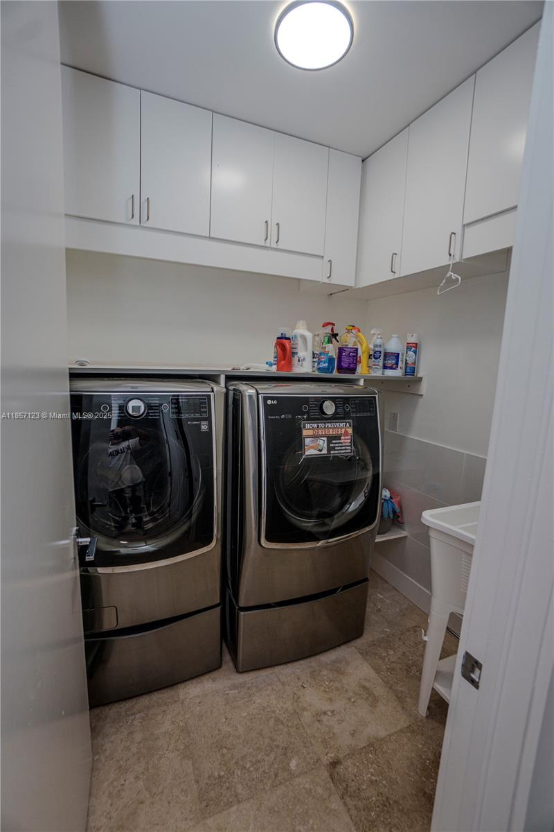 Photo of 822 Meridian Ln  (822), Hollywood, Florida, 33019 - 