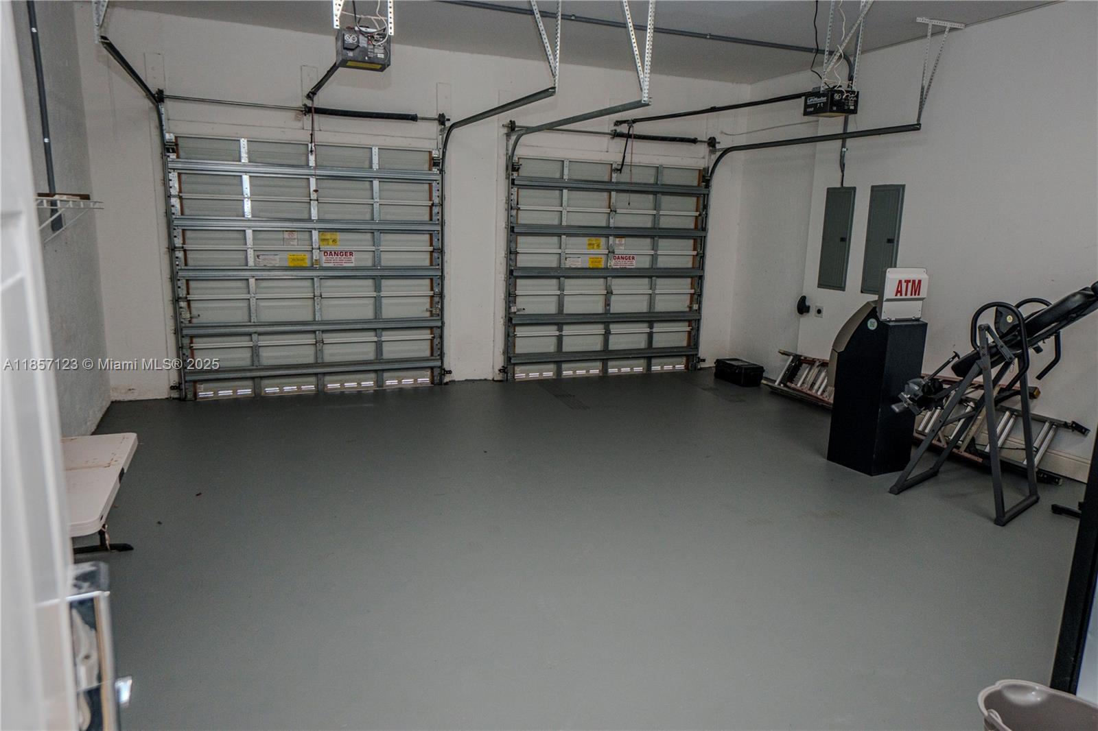 Photo of 822 Meridian Ln  (822), Hollywood, Florida, 33019 - 2 car garage