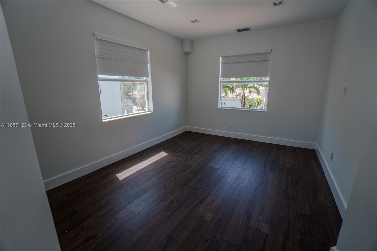Photo of 822 Meridian Ln  (822), Hollywood, Florida, 33019 - 