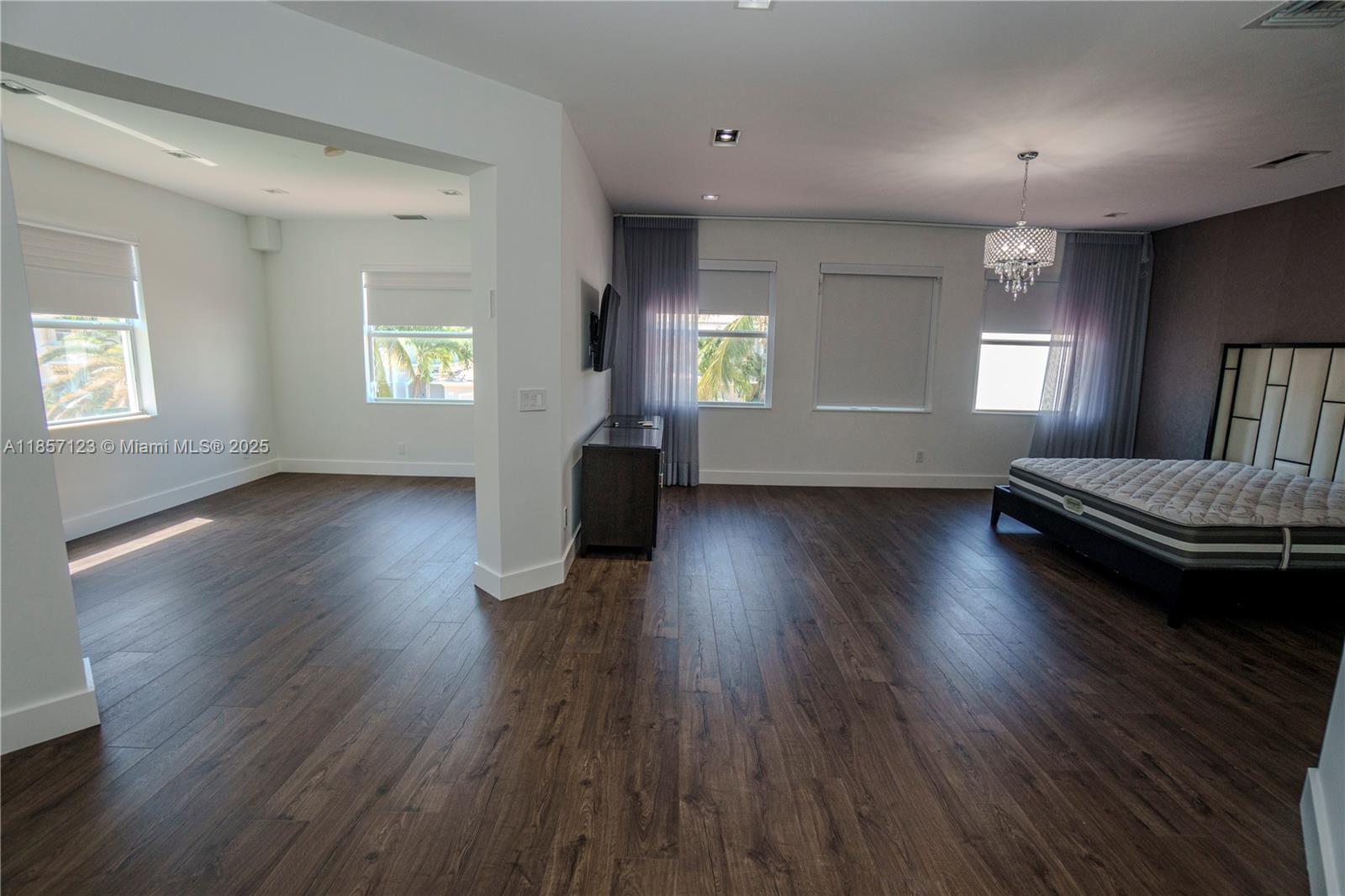 Photo of 822 Meridian Ln  (822), Hollywood, Florida, 33019 - 