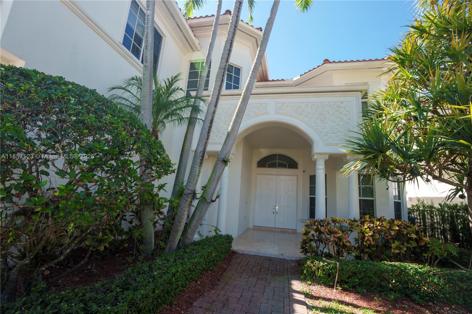 Photo of 822 Meridian Ln (822), Hollywood, Florida, 33019 -