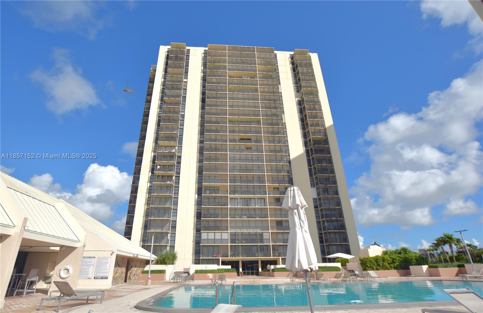 Photo of 20301 Country Club Dr  #1425, Aventura, Florida, 33180 - 