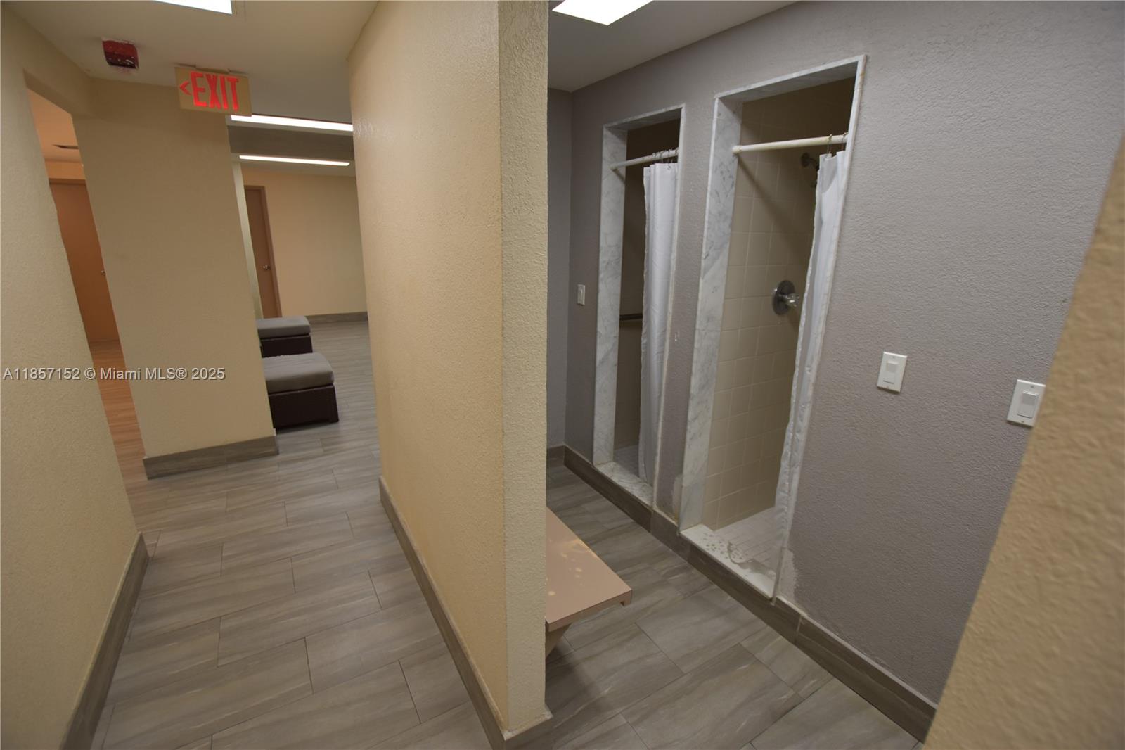 Photo of 20301 Country Club Dr  #1425, Aventura, Florida, 33180 - 