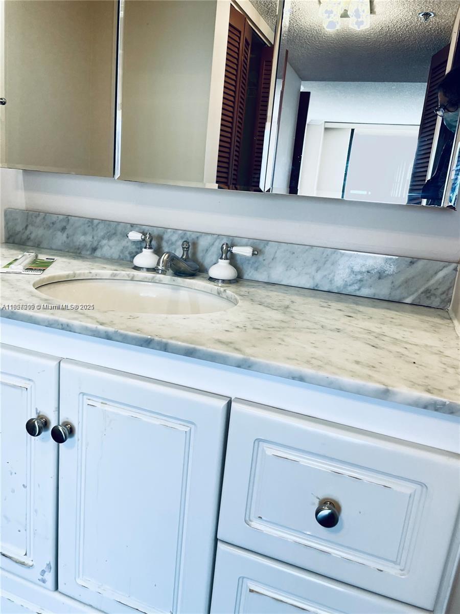 1103 2 / 2 1232 sq. ft. $ 2025-08-12 0 foto