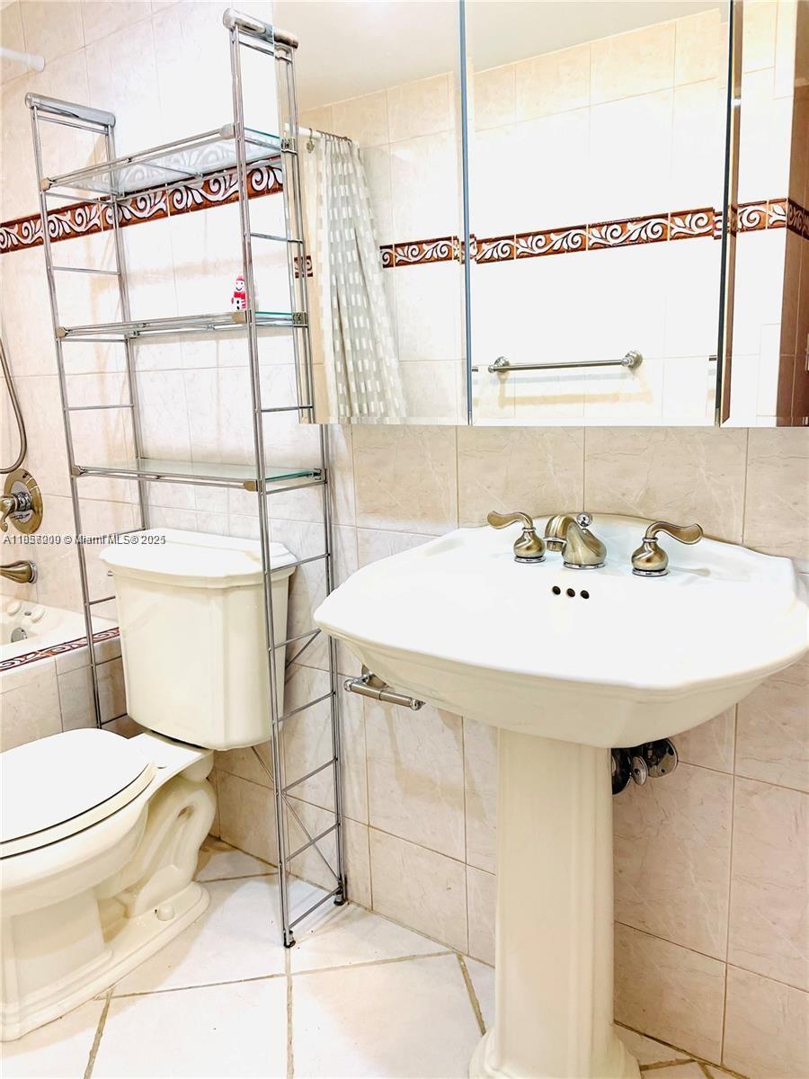 1103 2 / 2 1232 sq. ft. $ 2025-08-12 0 foto