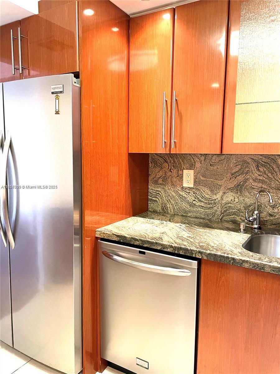 1103 2 / 2 1232 sq. ft. $ 2025-08-12 0 foto