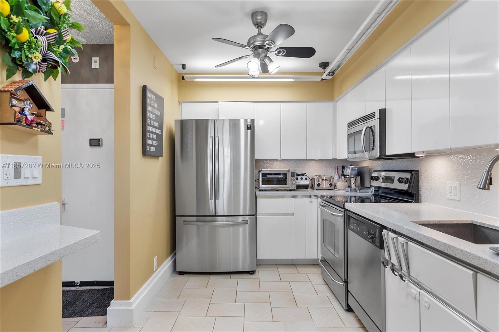 Photo of 20379 Country Club Dr  #1933, Aventura, Florida, 33180 - 