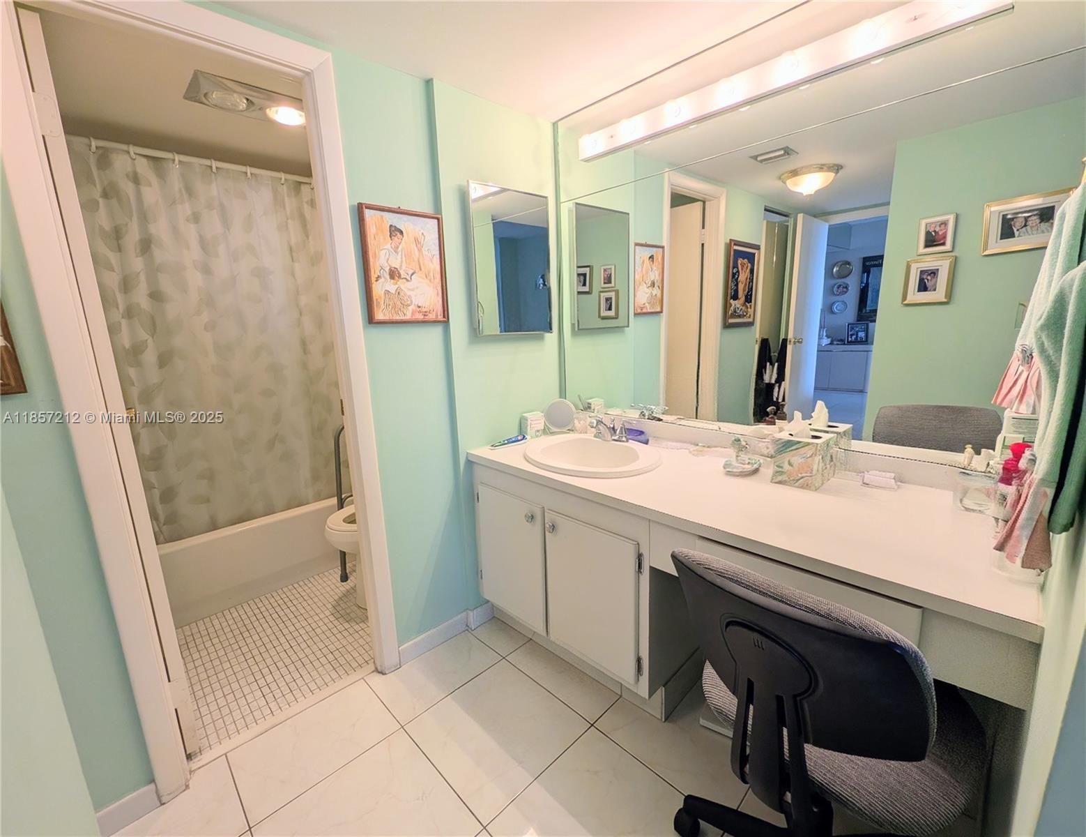Photo of 20335 Country Club Dr  #2102, Aventura, Florida, 33180 - 
