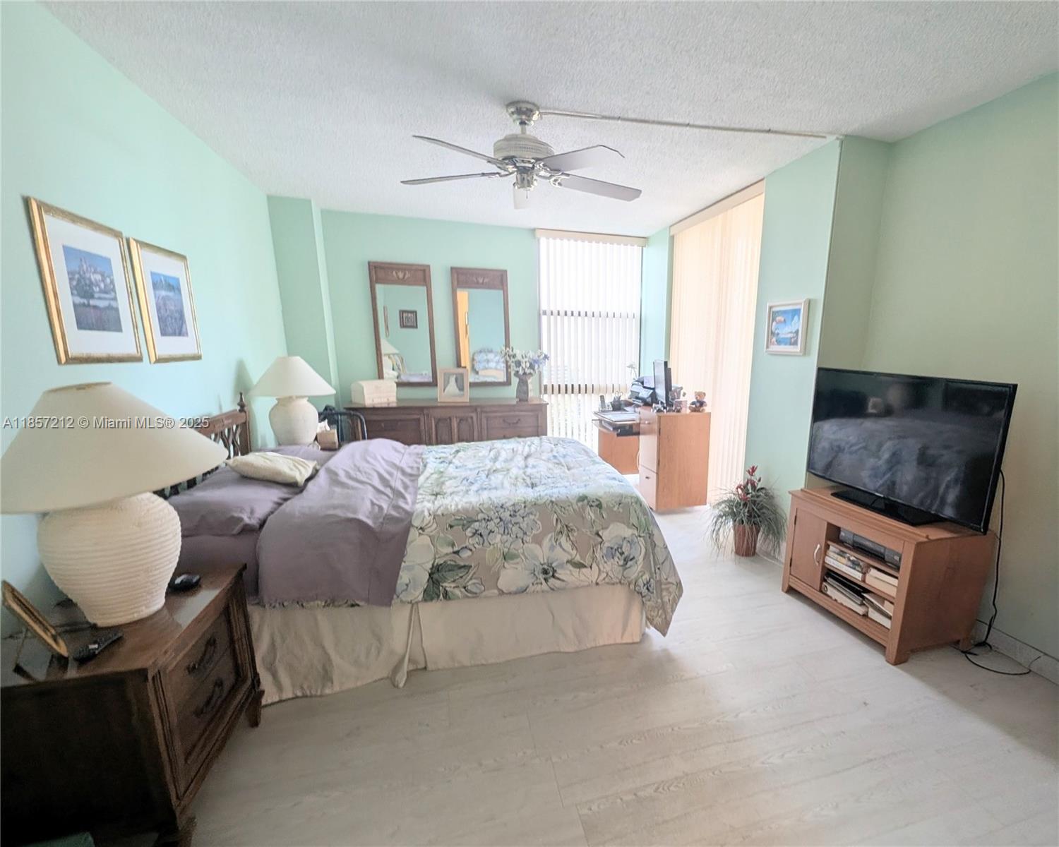 Photo of 20335 Country Club Dr #2102, Aventura, Florida, 33180 -