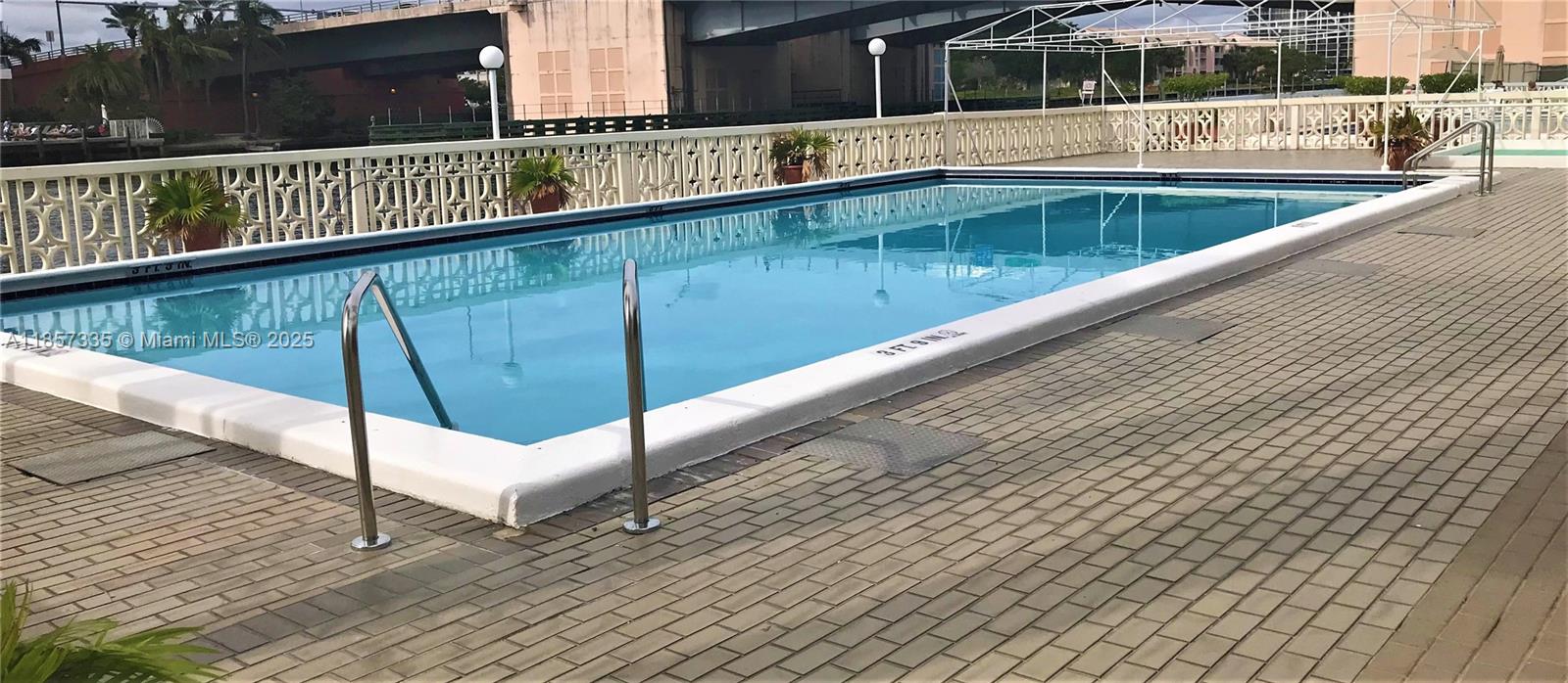 Photo of 1825 Ocean Dr  #401, Hallandale Beach, Florida, 33009 - 