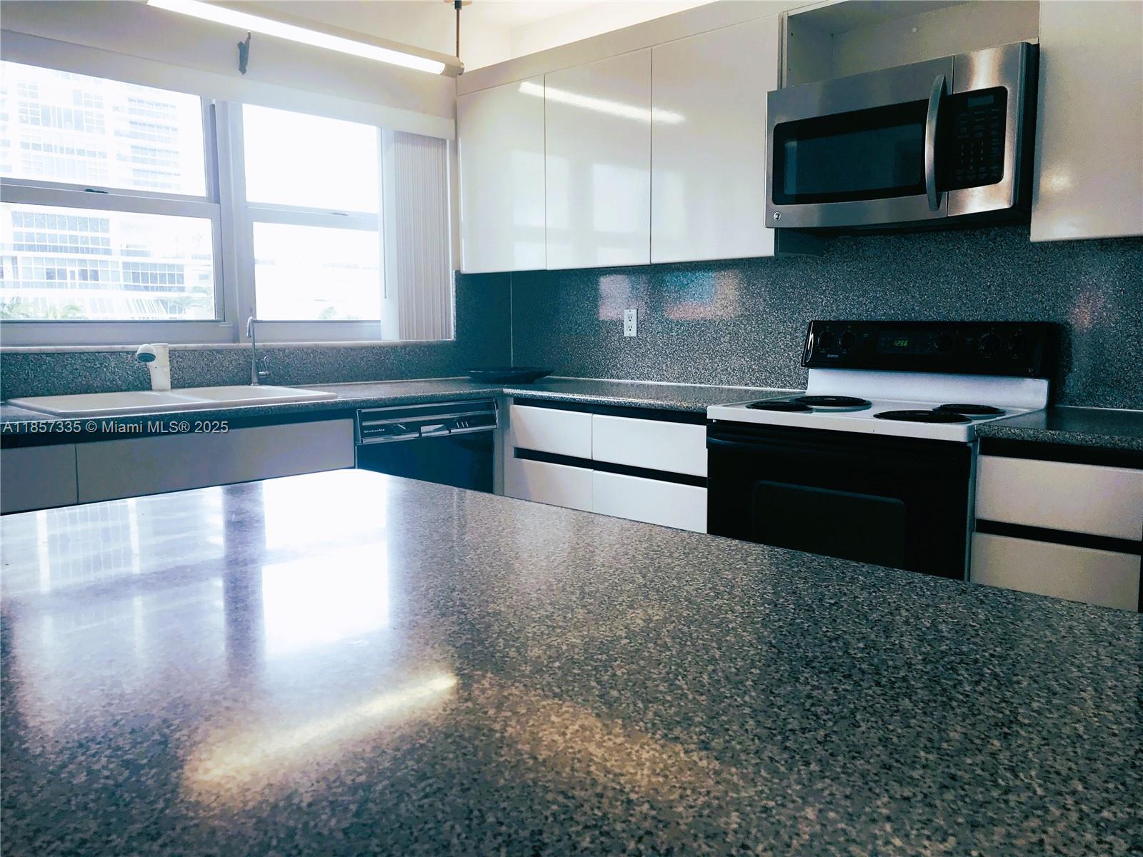 Photo of 1825 Ocean Dr #401, Hallandale Beach, Florida, 33009 -