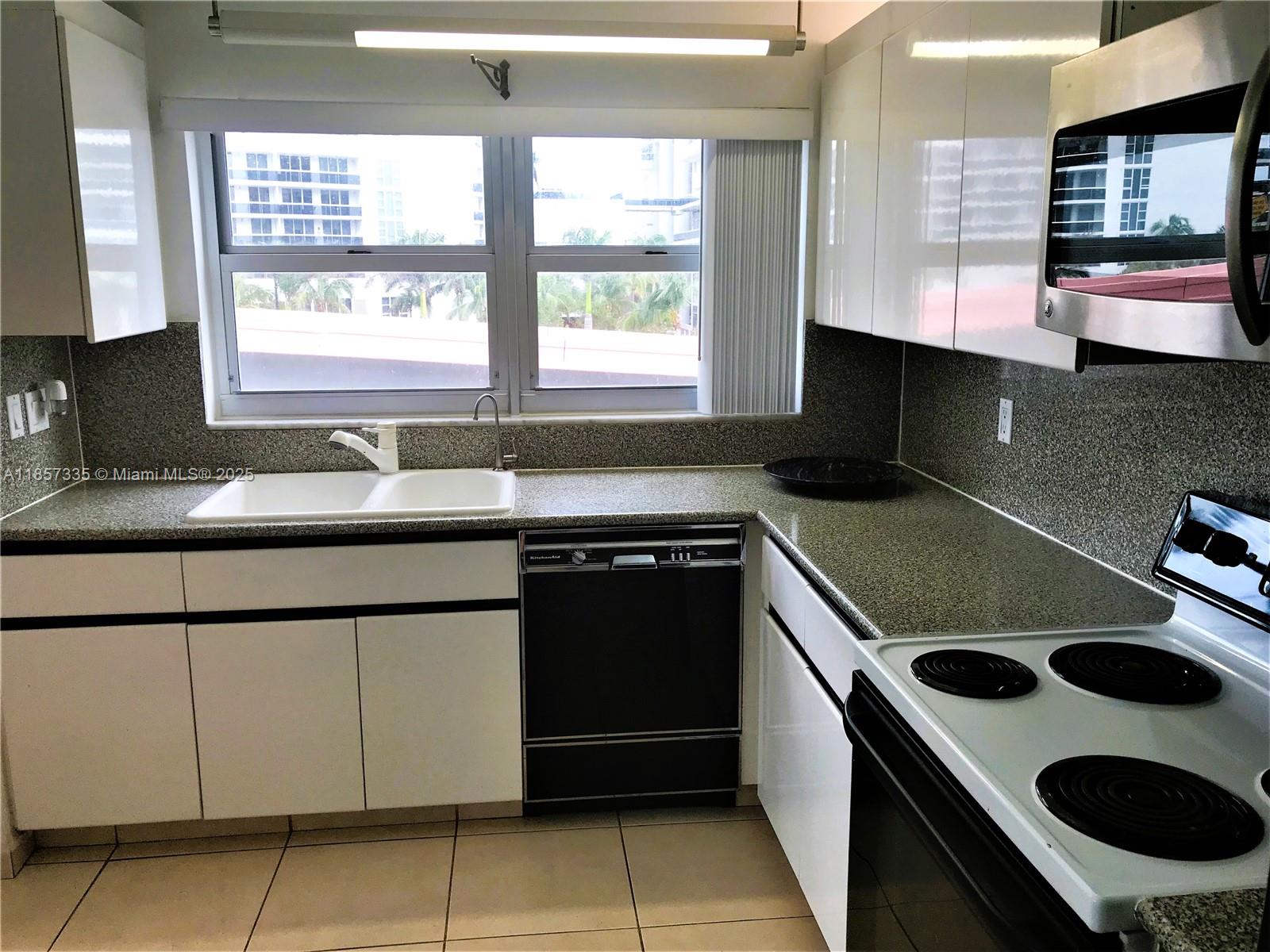Photo of 1825 Ocean Dr #401, Hallandale Beach, Florida, 33009 -