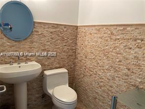 Photo of 3131 188th St  #1-504, Aventura, Florida, 33180 - POWDER ROOM