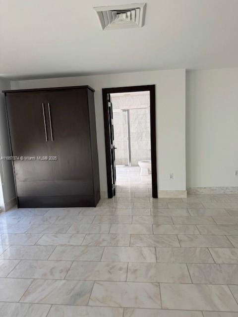 Ver detalles PH4402 3 / 5 2570 sq. ft. $ 2025-08-12 0 foto