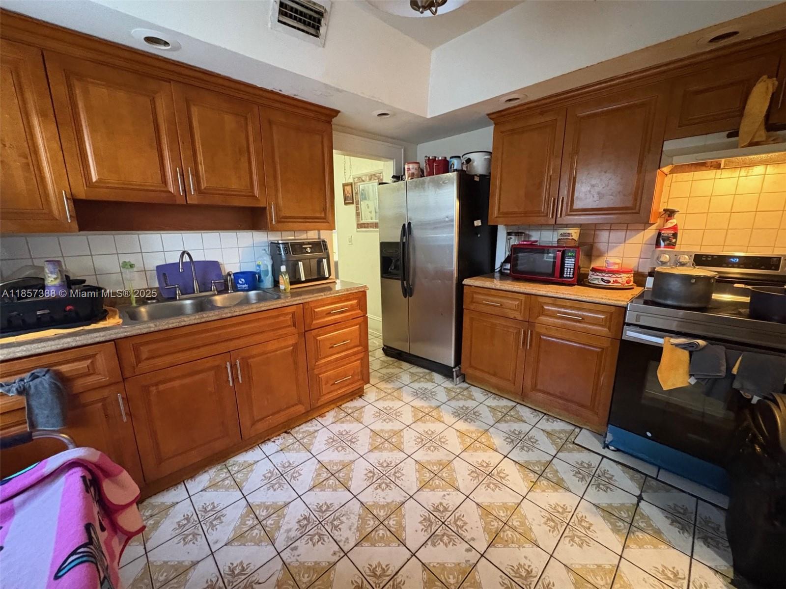   /  2582 sq. ft. $ 2025-08-12 0 Photo