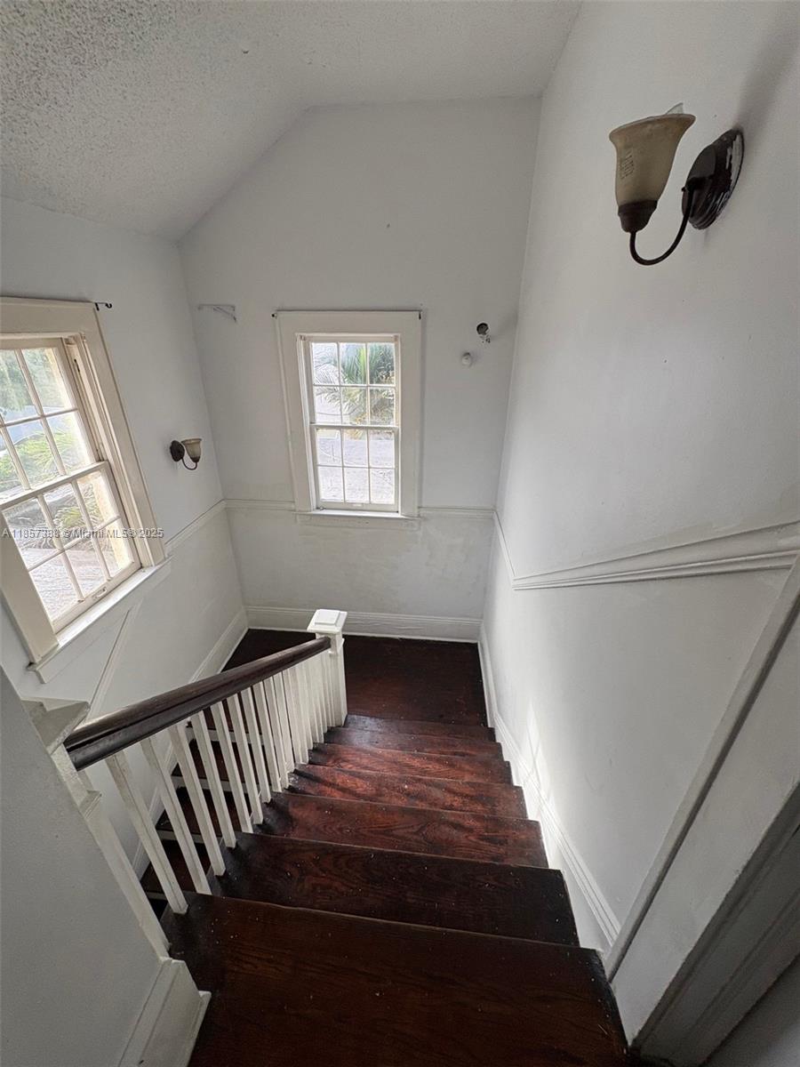   /  2582 sq. ft. $ 2025-08-12 0 Photo