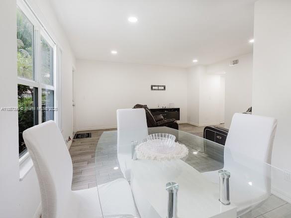 See details / 3296 sq. ft. $ 2025-08-12 0 Photo