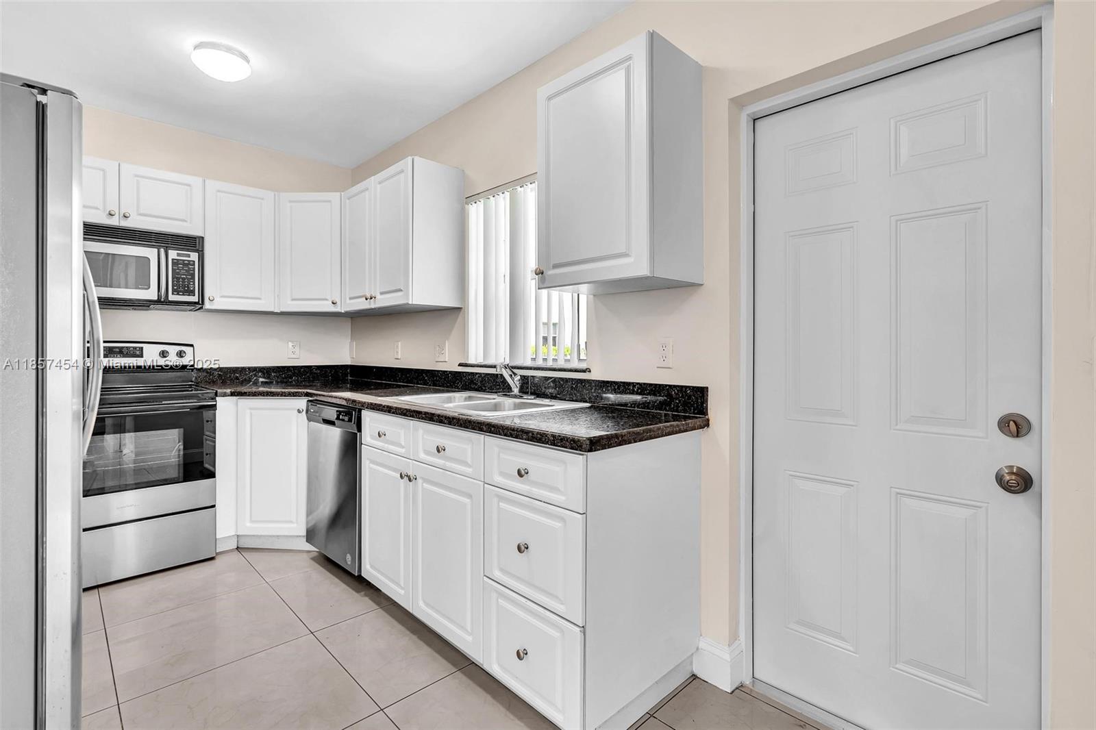 Ver detalles / sq. ft. $ 2025-08-12 0 foto
