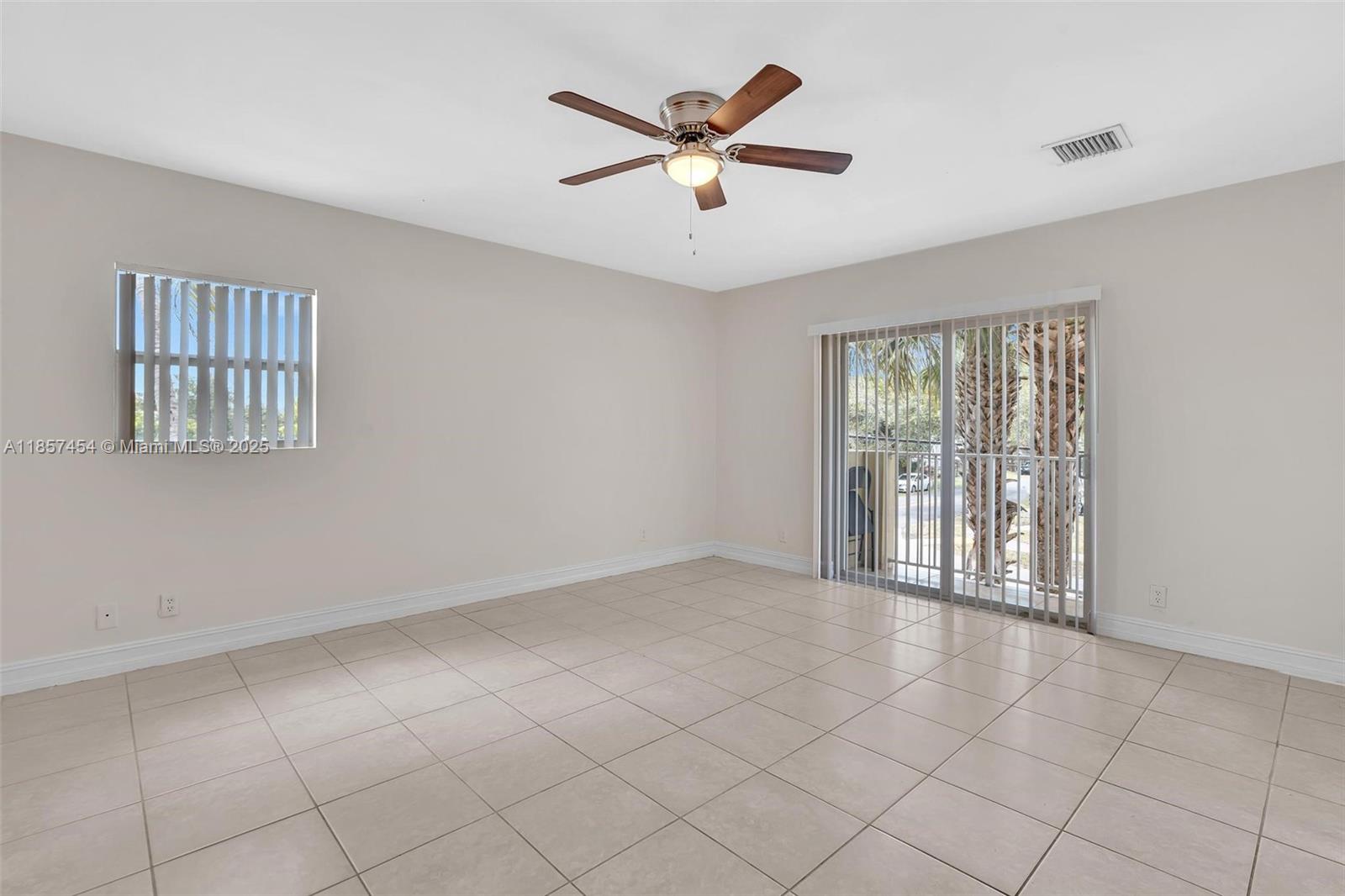 Ver detalles / sq. ft. $ 2025-08-12 0 foto