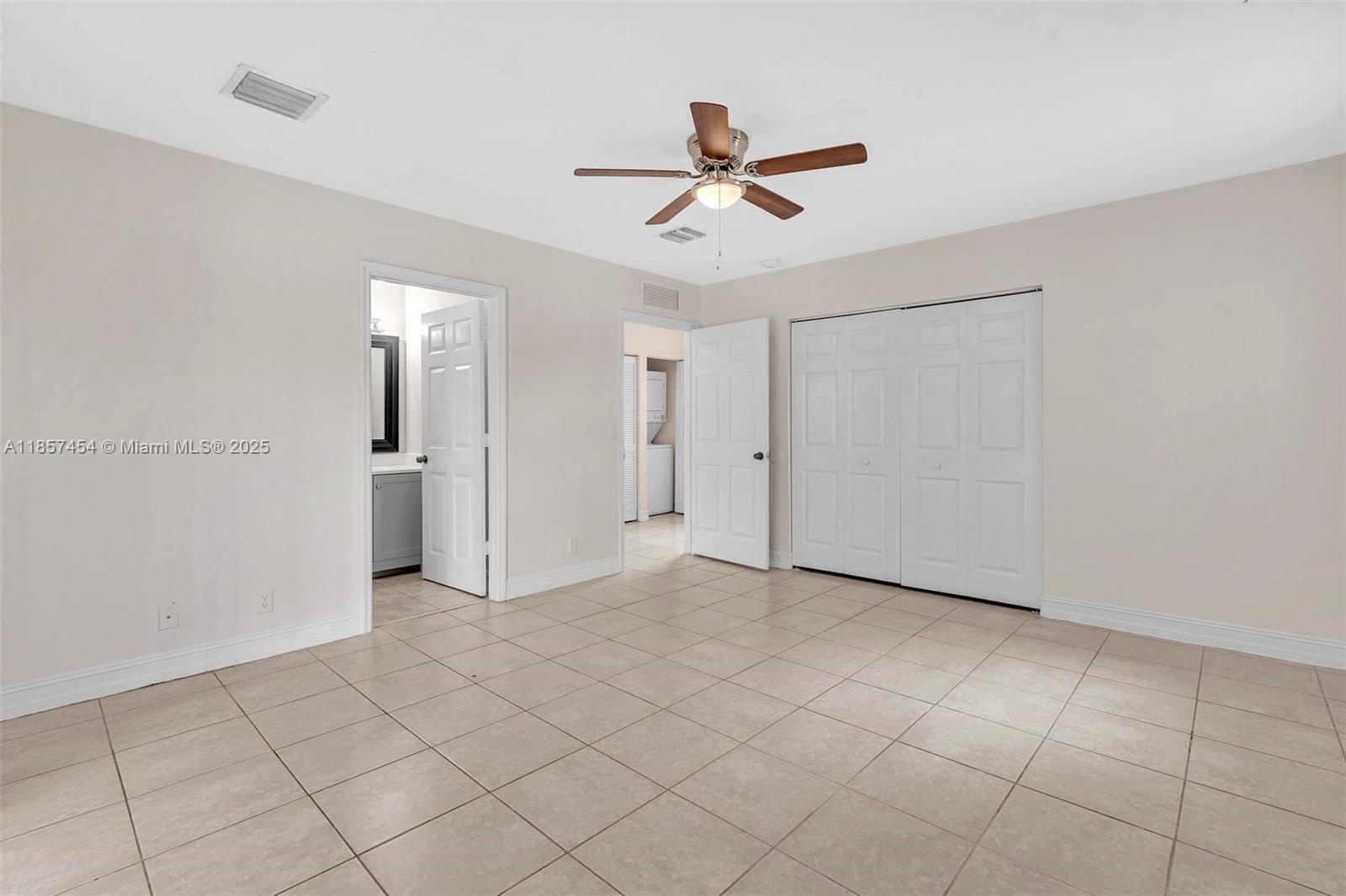 Ver detalles / sq. ft. $ 2025-08-12 0 foto