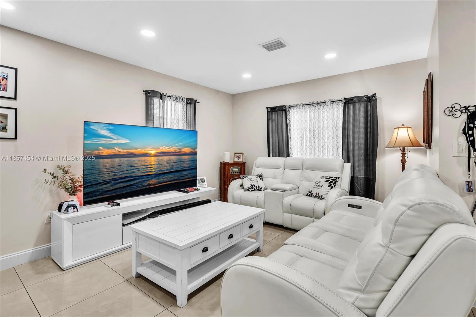 Ver detalles / sq. ft. $ 2025-08-12 0 foto