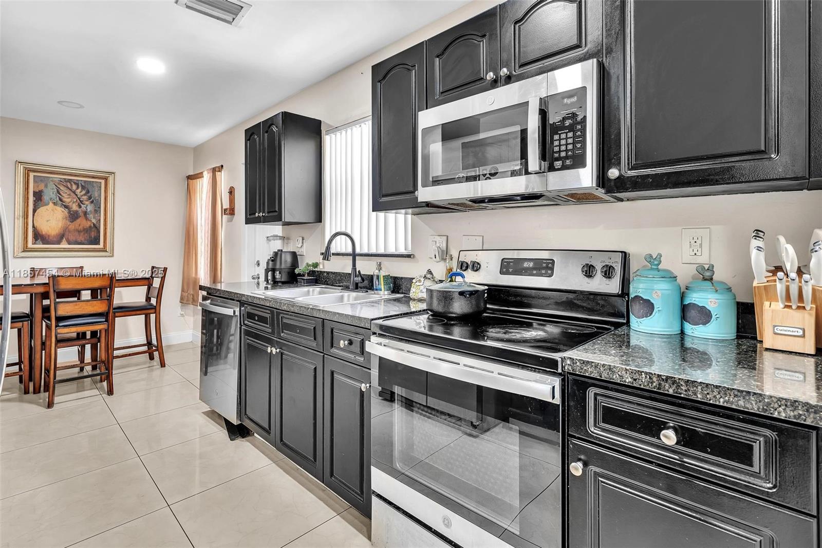Ver detalles / sq. ft. $ 2025-08-12 0 foto