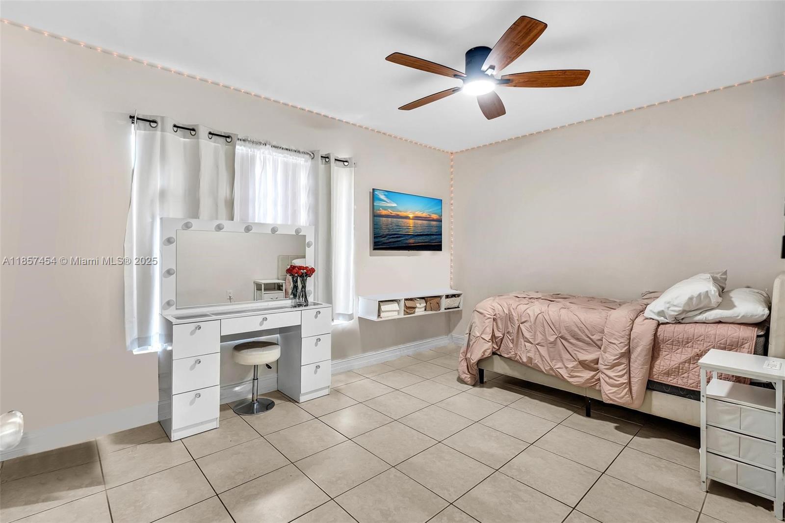 Ver detalles / sq. ft. $ 2025-08-12 0 foto