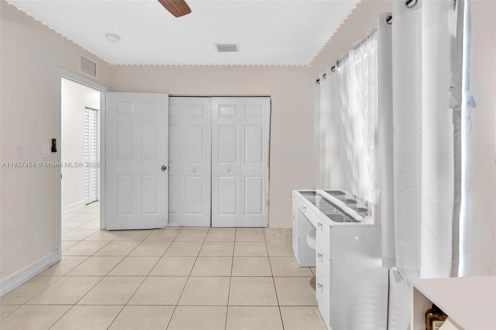 Ver detalles / sq. ft. $ 2025-08-12 0 foto