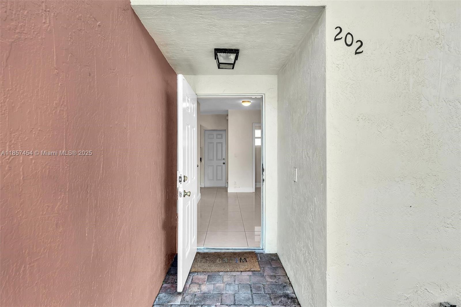 Ver detalles / sq. ft. $ 2025-08-12 0 foto