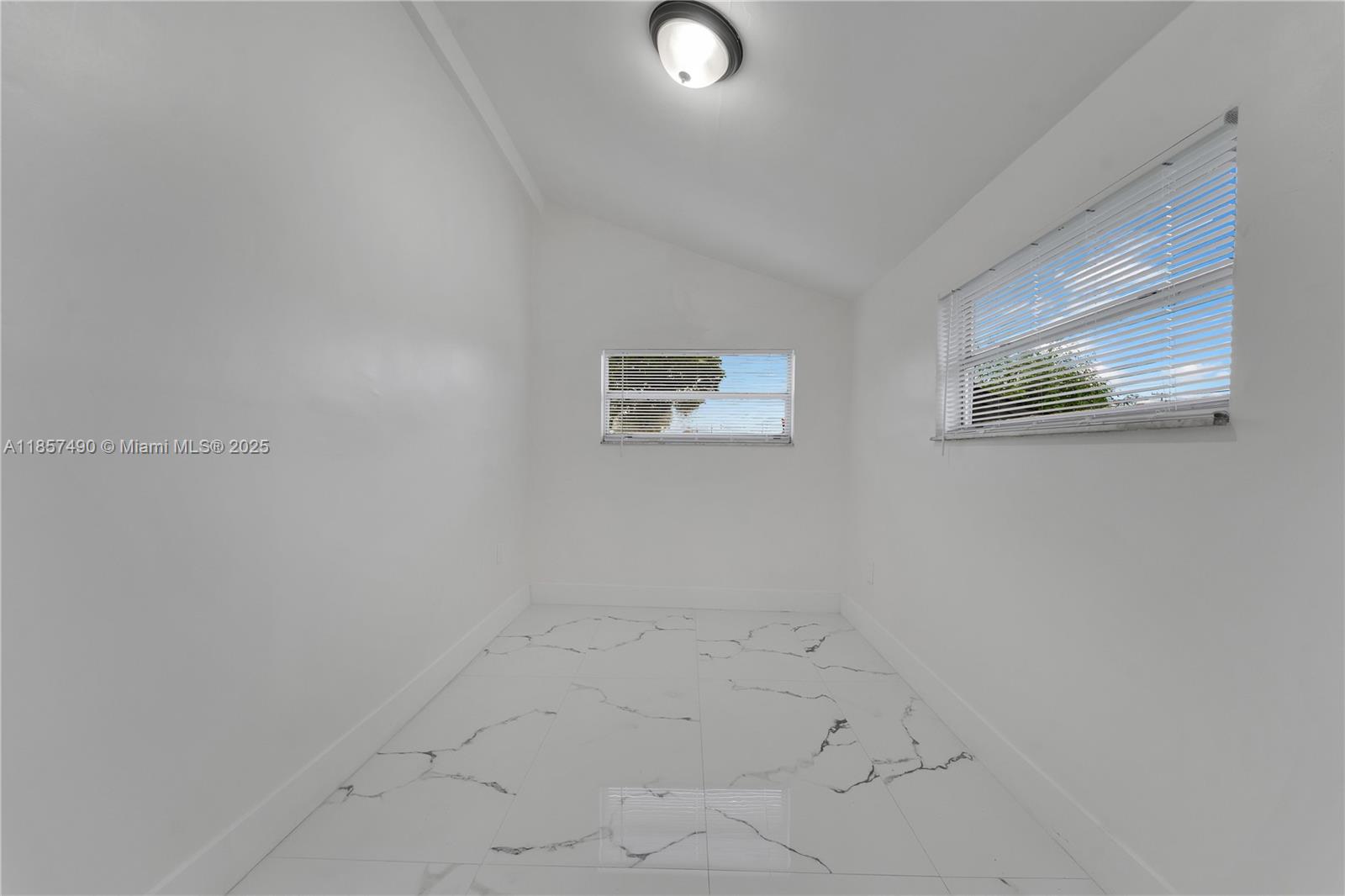 See details / 2172 sq. ft. $ 2025-08-12 0 Photo