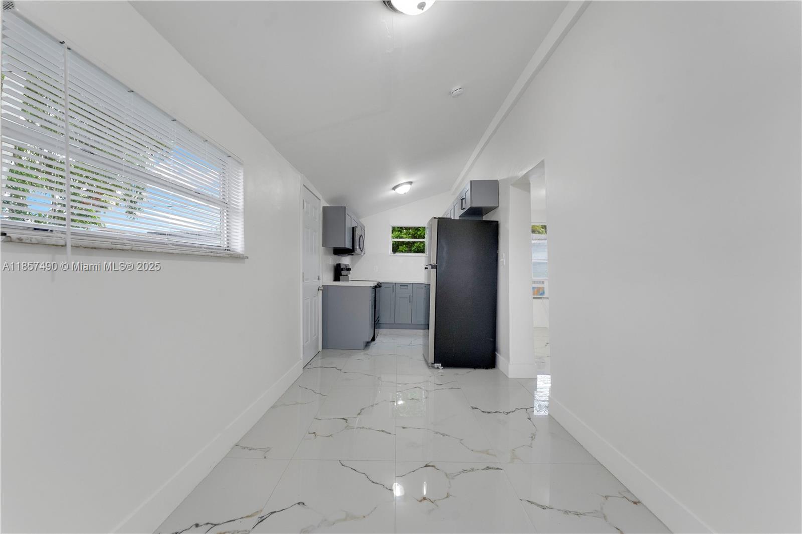 See details / 2172 sq. ft. $ 2025-08-12 0 Photo