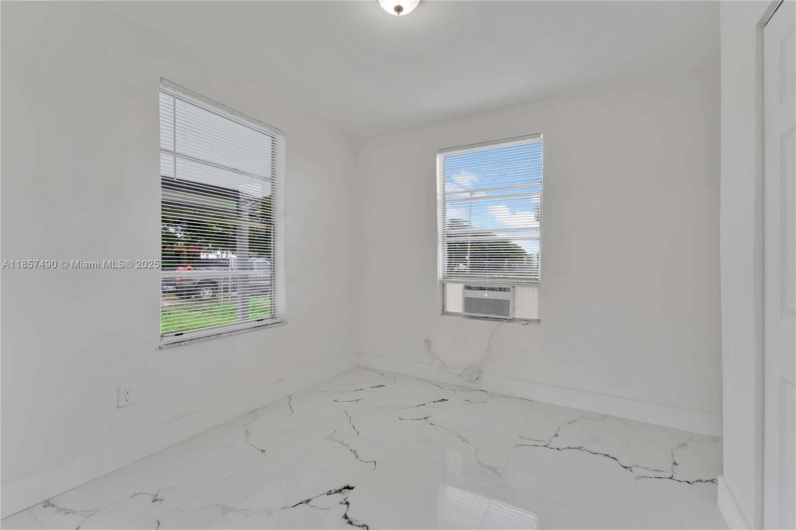 See details / 2172 sq. ft. $ 2025-08-12 0 Photo