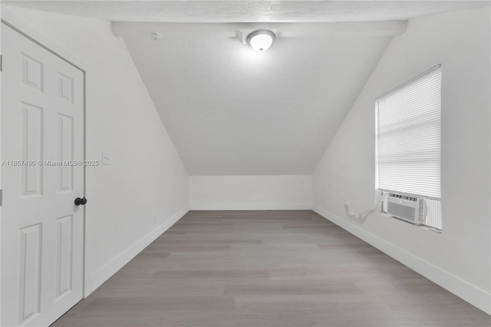 See details / 2172 sq. ft. $ 2025-08-12 0 Photo