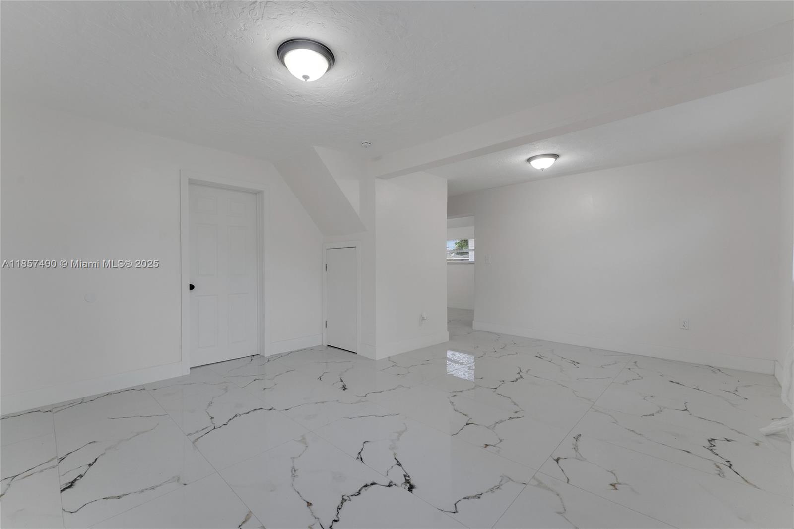 See details / 2172 sq. ft. $ 2025-08-12 0 Photo