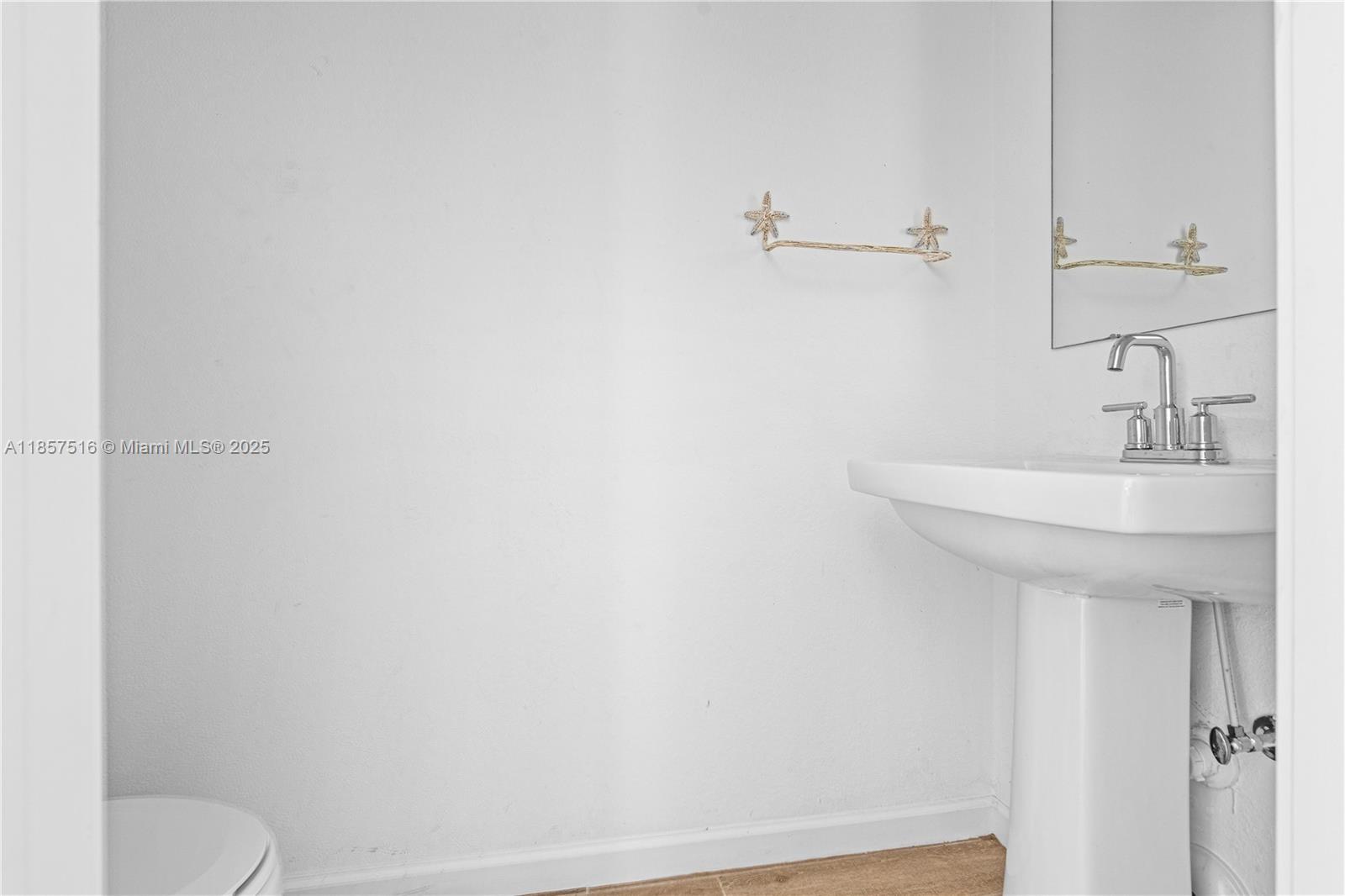 See details 2431 3 / 3 1302 sq. ft. $ 2025-11-10 0 Photo