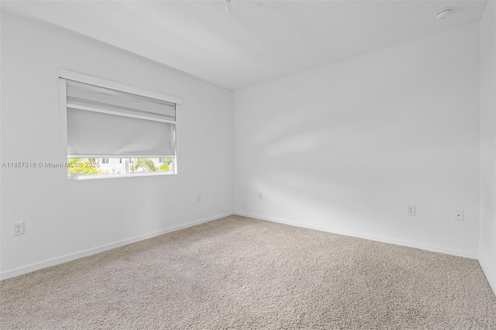 See details 2431 3 / 3 1302 sq. ft. $ 2025-11-10 0 Photo