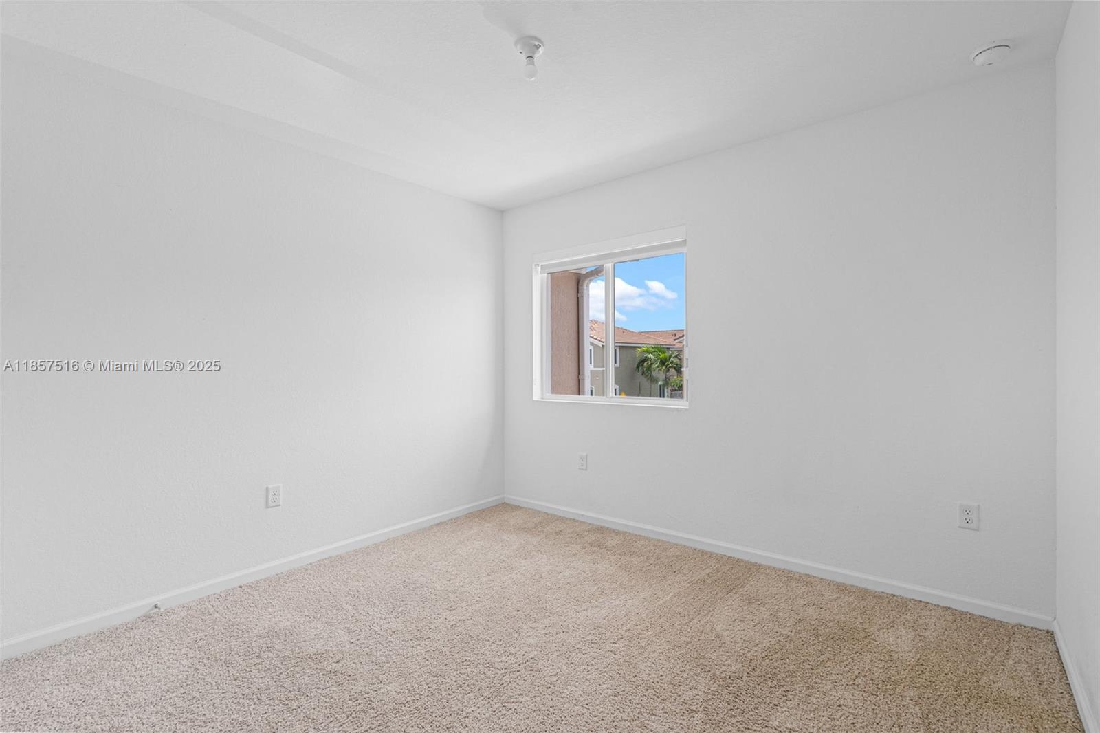 See details 2431 3 / 3 1302 sq. ft. $ 2025-11-10 0 Photo