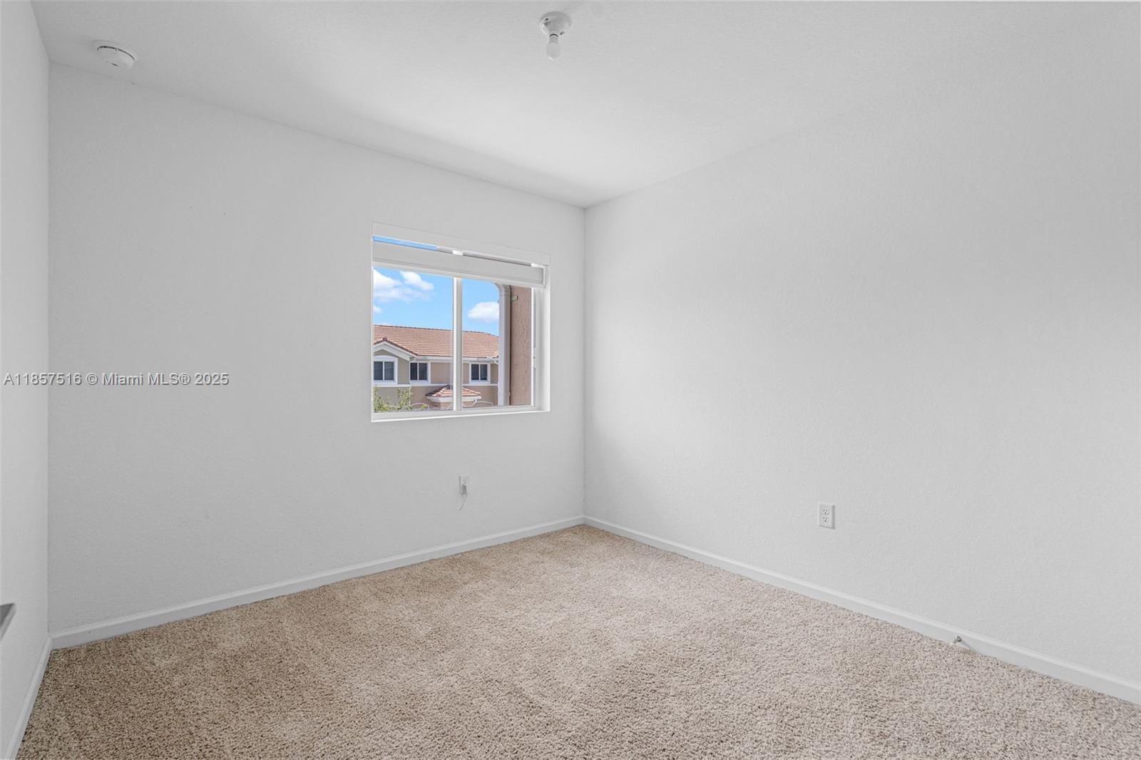 See details 2431 3 / 3 1302 sq. ft. $ 2025-11-10 0 Photo