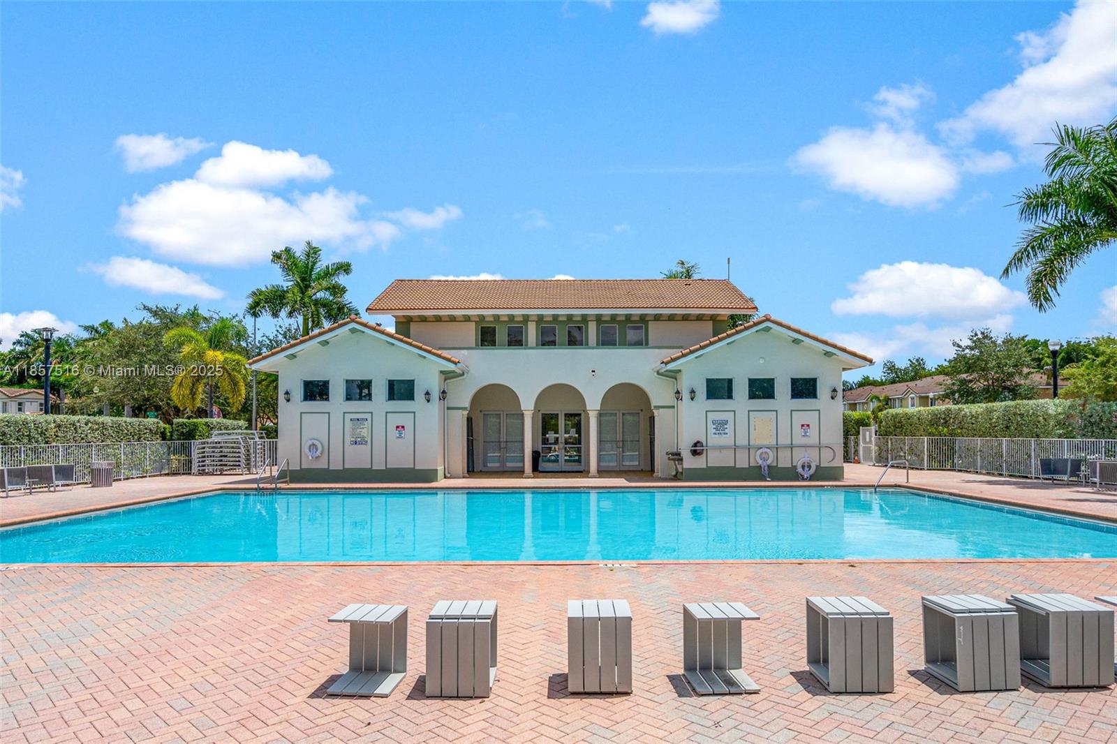 See details 2431 3 / 3 1302 sq. ft. $ 2025-11-10 0 Photo