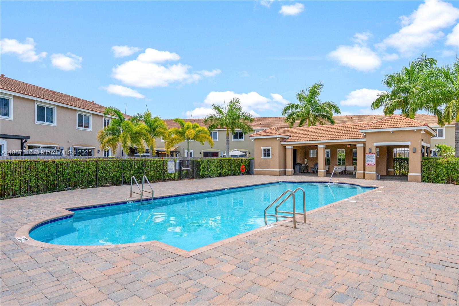 See details 2431 3 / 3 1302 sq. ft. $ 2025-11-10 0 Photo