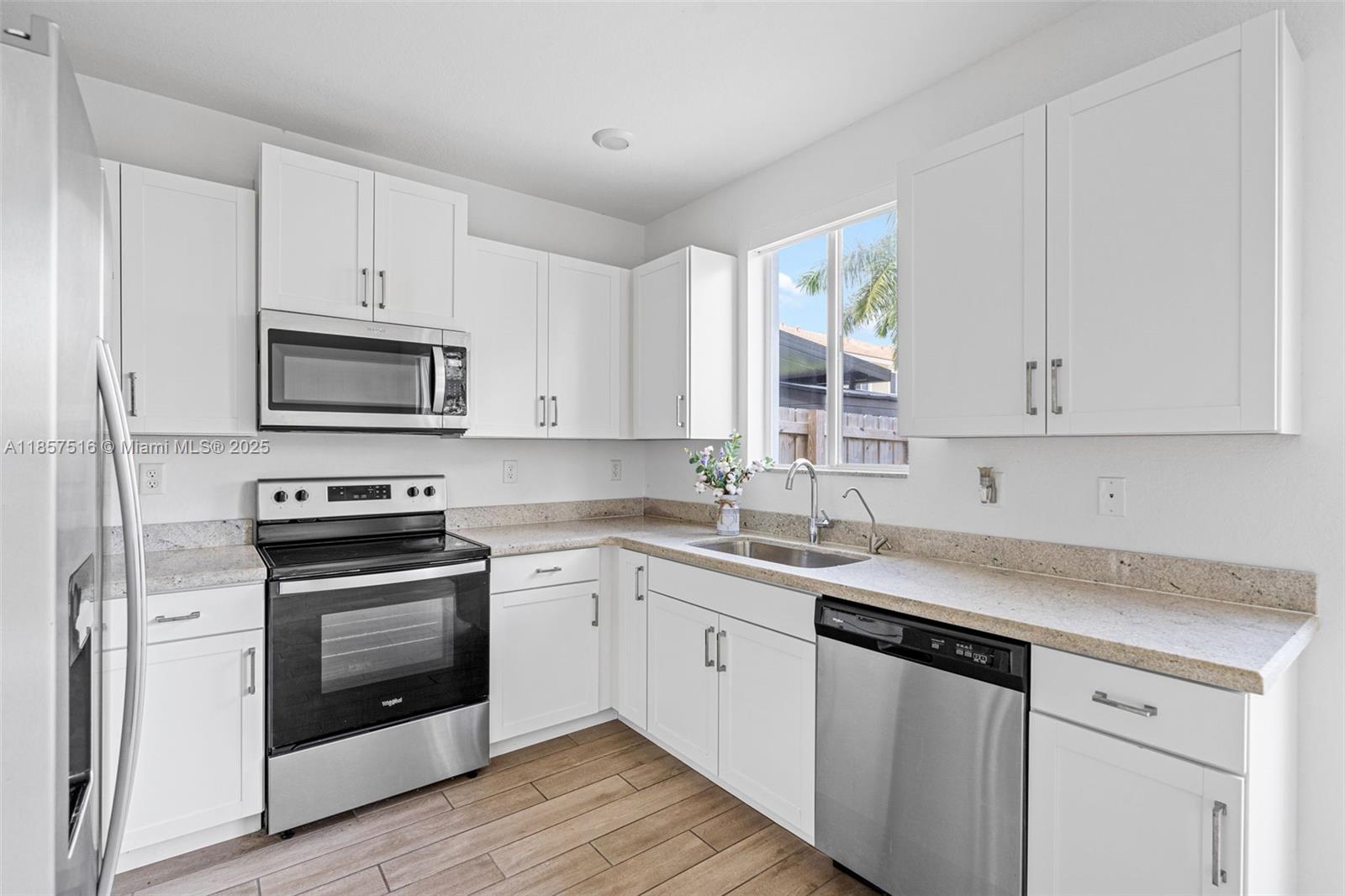 See details 2431 3 / 3 1302 sq. ft. $ 2025-11-10 0 Photo