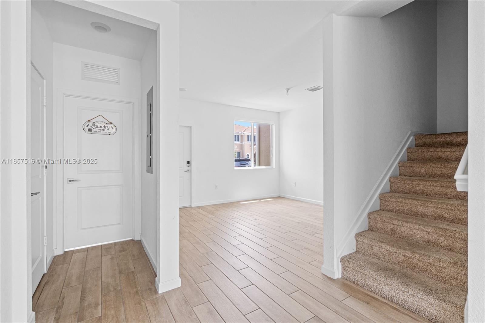 See details 2431 3 / 3 1302 sq. ft. $ 2025-11-10 0 Photo