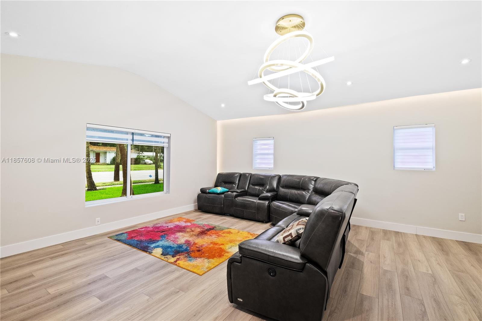 117 4 / 3 2521 sq. ft. $ 2026-01-10 0 Photo